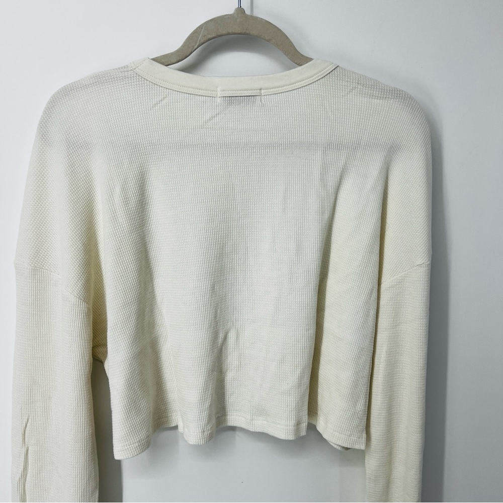 Éterne Ivory Long sleeved Thermal Cropped Top Size Large NWT - Picture 7 of 11
